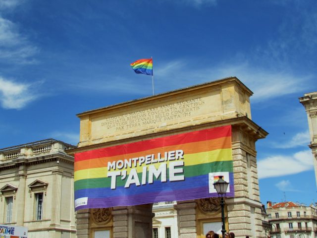 Récits de vie LGBTQ+ en thérapie : un parcours semé d’embûches